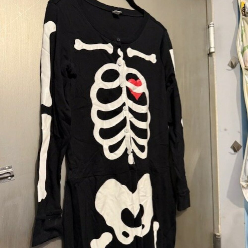 NWT - Glow-in-the-Dark Skeleton with heart One-Piece Jumpsuit - Unisex - Picture 9 of 16